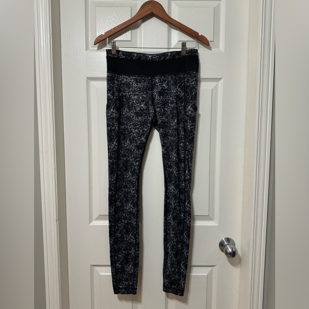 Lululemon speed tight size 6 euc